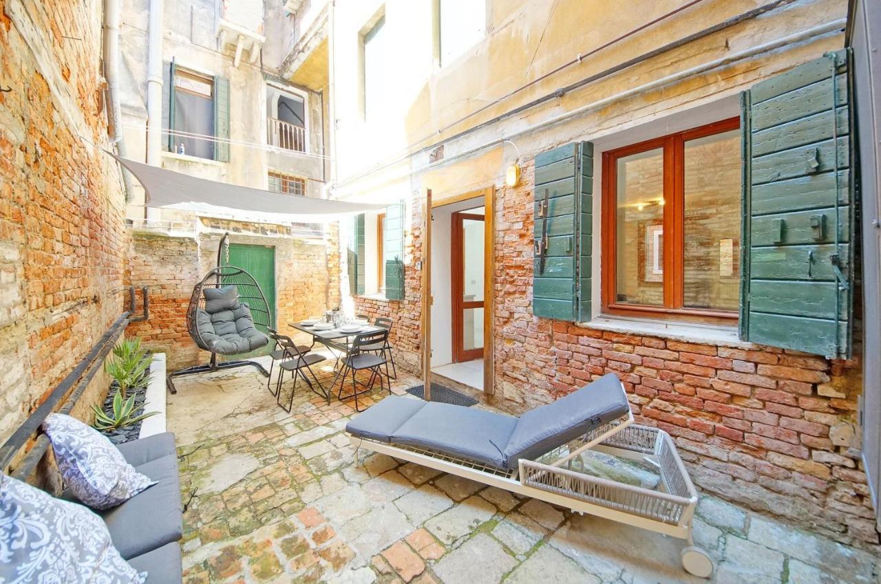 Gondola View Apartment Венеция Экстерьер фото
