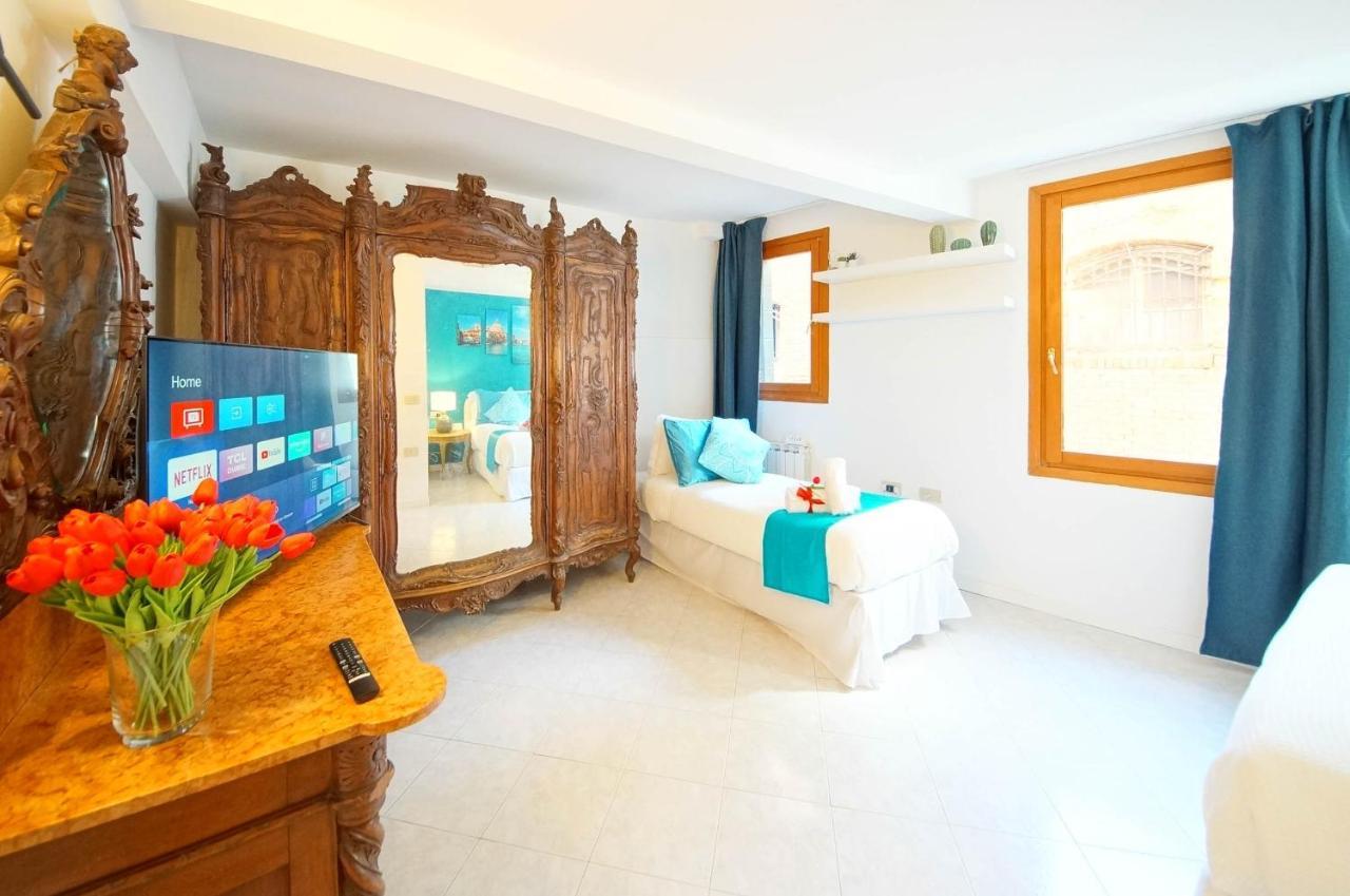 Gondola View Apartment Венеция Экстерьер фото