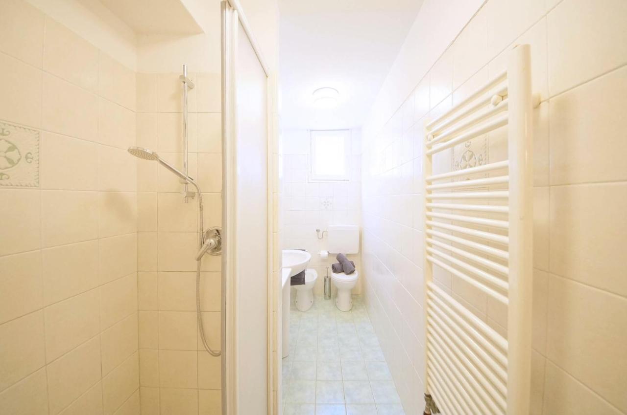 Gondola View Apartment Венеция Экстерьер фото