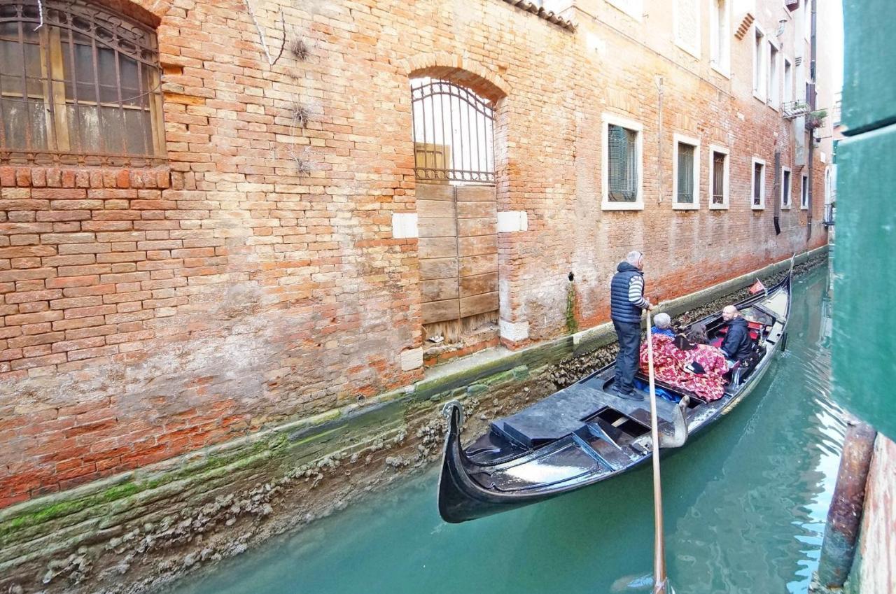 Gondola View Apartment Венеция Экстерьер фото