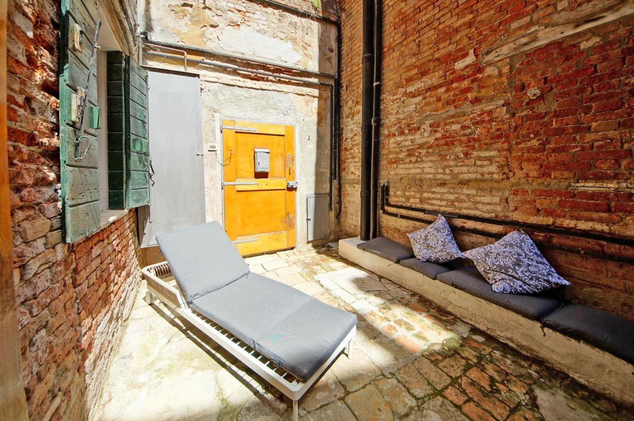 Gondola View Apartment Венеция Экстерьер фото